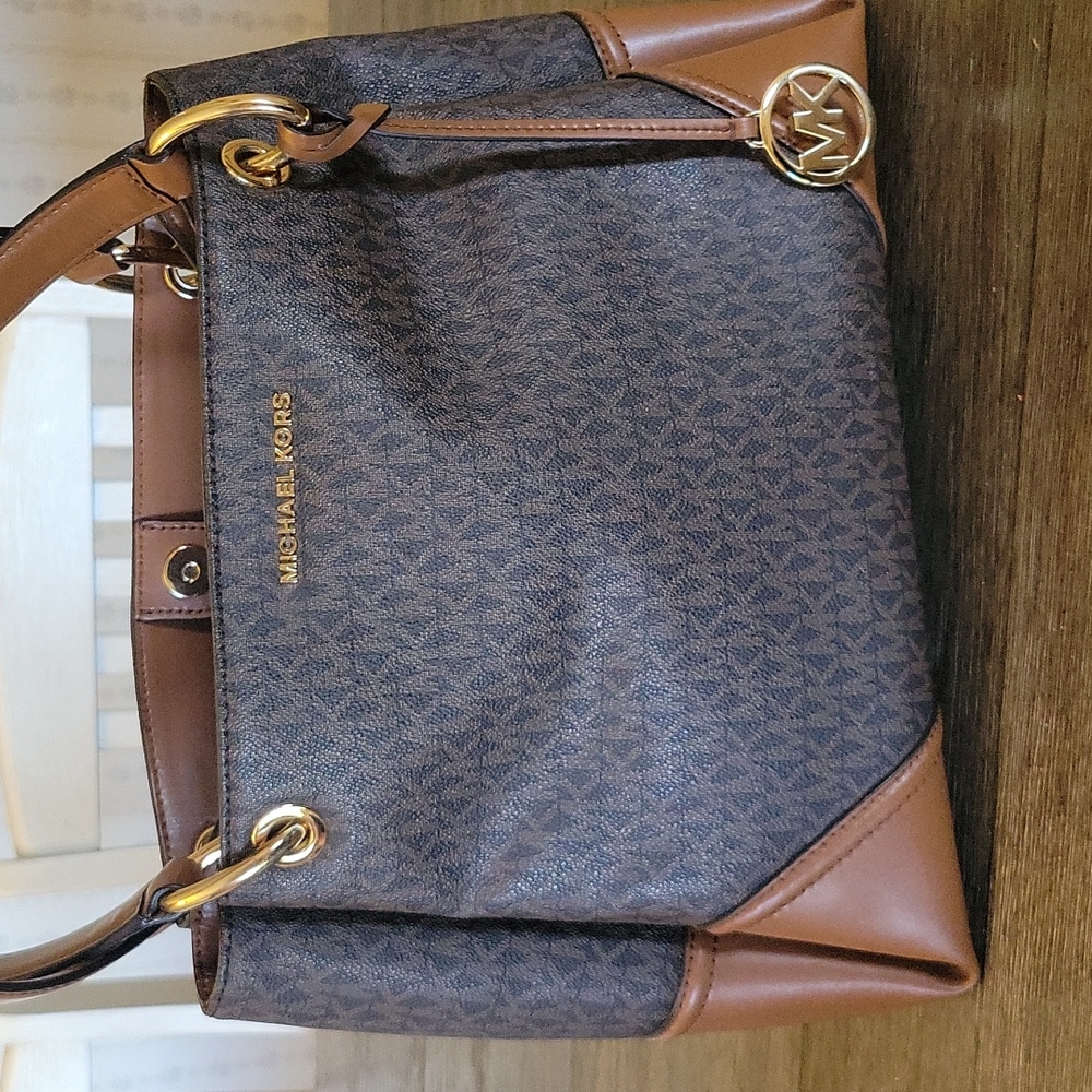 Michael Kors Nicole large shoulder tote. Brown with gold hardware.